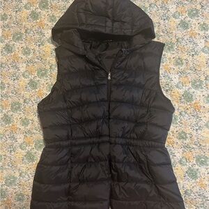 Swiss Tech Women's Hooded Black Puffer Vest